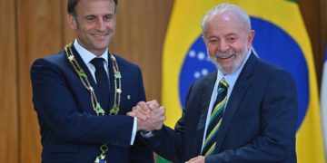 Lula y Macron afirman que el veto a la candidatura de Corina Yoris en Venezuela es «grave»