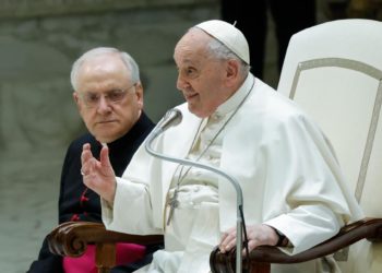 El papa pide hacer de la Iglesia «un lugar cada vez más seguro para los menores»