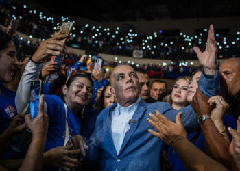 Manuel Rosales, listo para retirarse si otro pasa las trabas del Gobierno