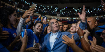 Manuel Rosales, listo para retirarse si otro pasa las trabas del Gobierno