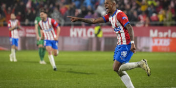 2-0. El Girona gana y da un nuevo paso de gigante hacia la Liga de Campeones