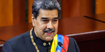 Jóvenes chavistas respaldan la candidatura de Maduro a un tercer sexenio en la Presidencia