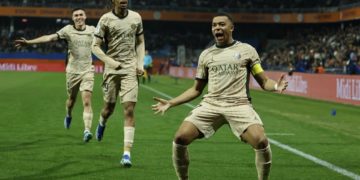 2-6. Mbappé avisa al Barcelona: triplete y exhibición