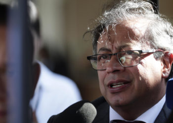 La polémica reforma al sistema de salud del Gobierno de Colombia agoniza en el Congreso
