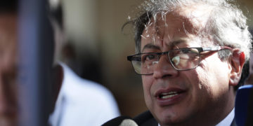 La polémica reforma al sistema de salud del Gobierno de Colombia agoniza en el Congreso