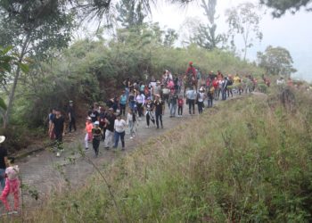En San Genaro: Viacrucis hacia la Montaña | Por: Luis Huz Ojeda
