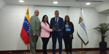 Contralora de Trujillo consignó Informe de Gestión ante la Contraloría General de la República