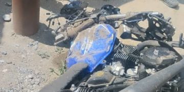 Un muerto en choque entre moto y camión