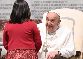 El papa: Hay mucho que hacer para que «se reconozca realmente la igualdad de las mujeres»