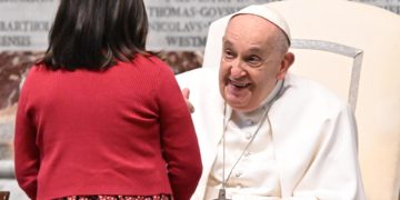 El papa: Hay mucho que hacer para que «se reconozca realmente la igualdad de las mujeres»