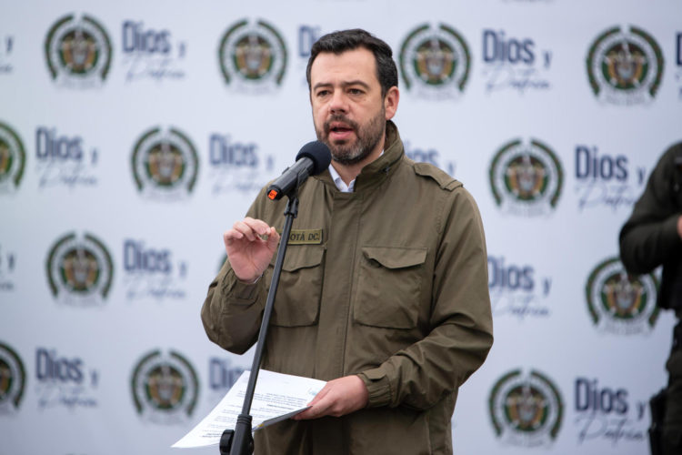 El alcalde de Bogotá da un parte de victoria por la captura de dos jefes del Tren de Aragua