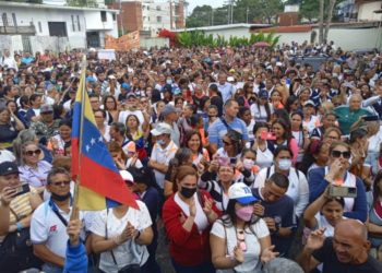 Docentes de Trujillo reprueban la eliminación de las prestaciones sociales a cambio de un aumento salarial
