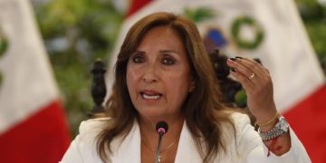 La casa de la presidenta de Perú es allanada por la Fiscalía y la Policía