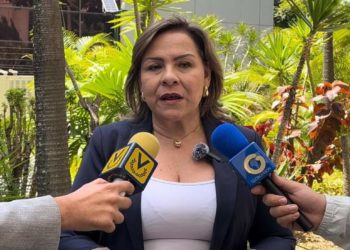 María Carolina Uzcátegui: si el reglamento de sustitución de inhabilitados se hubiese diseñado “hoy estaríamos mucho más cohesionados”