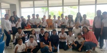 Actividad por el día del Artesano en la biblioteca del Ateneo todo un éxito 