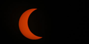 El eclipse total de Norteamérica comienza a apreciarse en la ciudad mexicana de Mazatlán