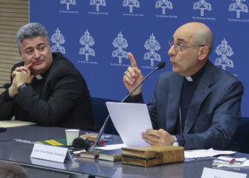 El Vaticano condena el cambio de sexo, la teoría de género y los vientres de alquiler