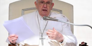 El papa señala «la fortaleza» para oponerse «a todas las fuerzas oscuras del mundo»