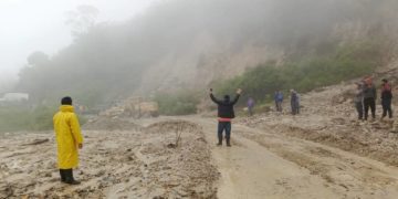 Táchira | Deslizamientos de tierra restringieron el paso de vehículos entre los municipios Sucre y Francisco de Miranda