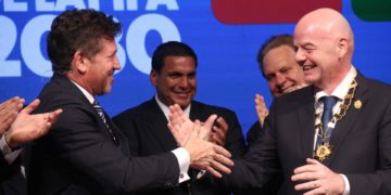 La FIFA y la Conmebol firman, junto a presidentes de Paraguay y Uruguay, acta del Mundial 2030