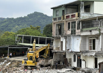Taiwán mantiene búsqueda de más de 600 personas atrapadas o desaparecidas tras el sismo