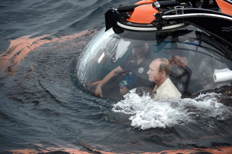Foto archivo.El presidente ruso, Vladímir Putin, se sumerge en un batiscafo. EFE/ALEXEY NIKOLSKY / RIA NOVOSTI / KREMLIN POOL CRÉDITO OBLIGATORIO[CRÉDITO OBLIGATORIO]