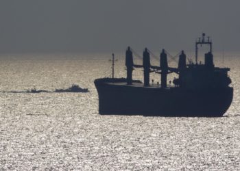 Los barcos abandonan Gaza con gran parte de ayuda sin descargar tras ataque israelí a ONG