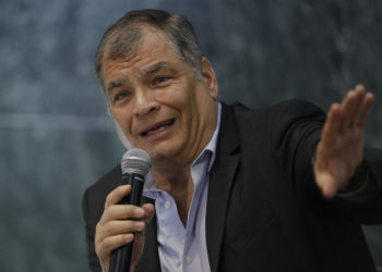 Rafael Correa afirma que el referéndum en Ecuador fue una «rotunda derrota» para Noboa