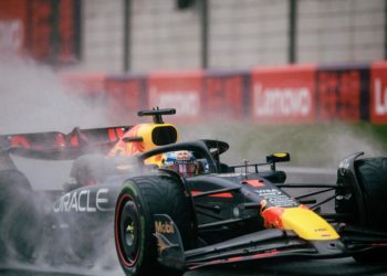 Max Verstappen: «Fue muy difícil mantener el coche en pista»