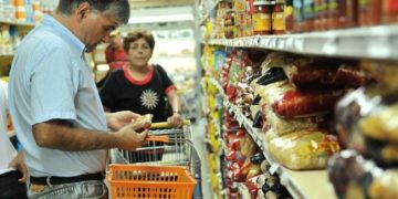 Trabajadores a la espera de un aumento salarial