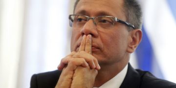 Medios informan sobre posible intento de suicidio de exvicepresidente de Ecuador detenido en la Embajada de México