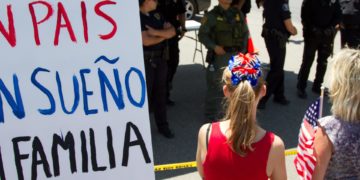 Una jueza de EE.UU. ordena dar albergue seguro para niños migrantes que cruzan la frontera