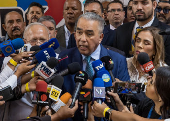 Opositor Luis Eduardo Martínez rechaza el retorno de sanciones de EE.UU. contra el Gobierno de Maduro