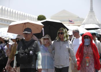 Clases suspendidas y alertas por la ola de calor extrema que afecta al sudeste asiático
