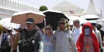 Clases suspendidas y alertas por la ola de calor extrema que afecta al sudeste asiático