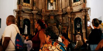 Iglesias cumplen un papel de apoyo emocional y sobrevivencia en centros de detención preventiva