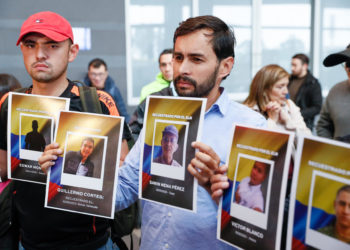 Congresista colombiano regresa al país y dice que en Venezuela se le retuvo ilegalmente
