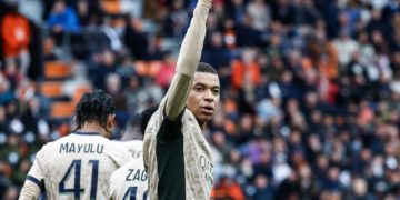 1-4. Mbappé saca la varita y el PSG acaricia el título