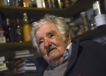 El expresidente uruguayo José Mujica anuncia que tiene un tumor en el esófago