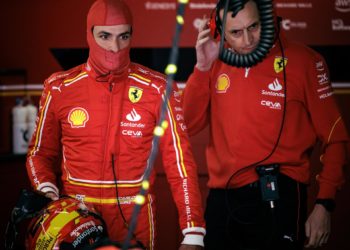 Sainz “salva el día” en la clasificación al esprint y hará cambios: “No voy 100 % cómodo”