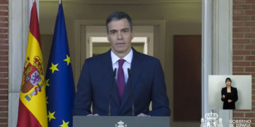 Pedro Sánchez decide seguir al frente del Gobierno español «con más fuerza si cabe»