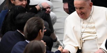 El papa advierte de que la Tierra se está “dirigiendo a la ruina”