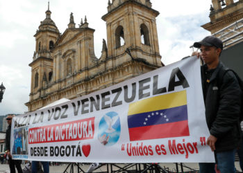 Colombianos y venezolanos acuden al llamado de protesta de María Corina Machado en Bogotá