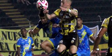 Noche de Copa Libertadores en Pueblo Nuevo