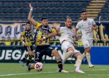 El carrusel aurinegro pisa  el acelerador
