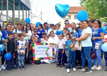 Caminata en Motatán «Tocando corazones» para concienciar sobre el Autismo