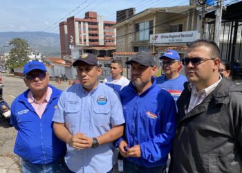 Táchira / Diputado denuncia que rector de la UNES ordenó al  personal cambiar lugar de votación para presidenciales