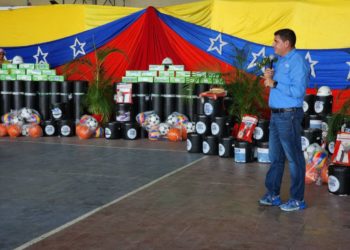 Unión cívico-militar en Mérida entregó materiales para cuarta fase de Bricomiles