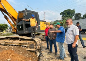 Mérida |  Atienden rotura de tubo en avenida Don Pepe Rojas del municipio Alberto Adriani