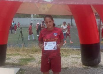 Atleta boconesa es seleccionada para participar en Copa Internacional de fútbol en España 